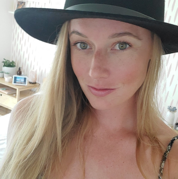 Meet your Posher, Samantha - Picture 1 of 1